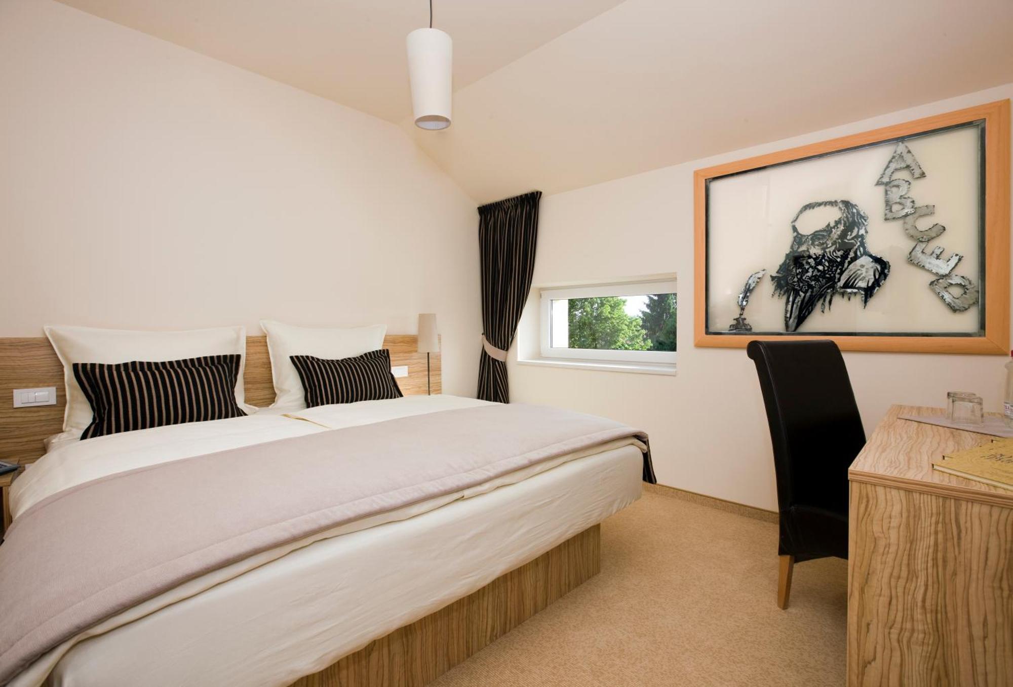 Ambient Hotel Domzale Bilik gambar